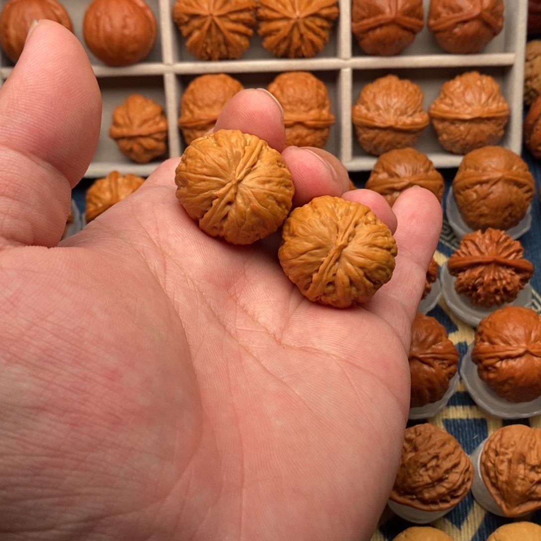 尾***天文玩核桃把件南瓜元宝