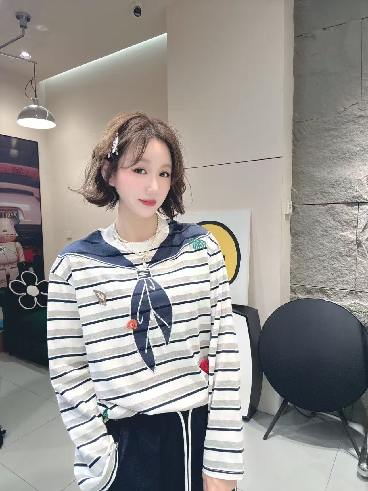 女皇 爆款假两件时尚网红条纹上衣T恤