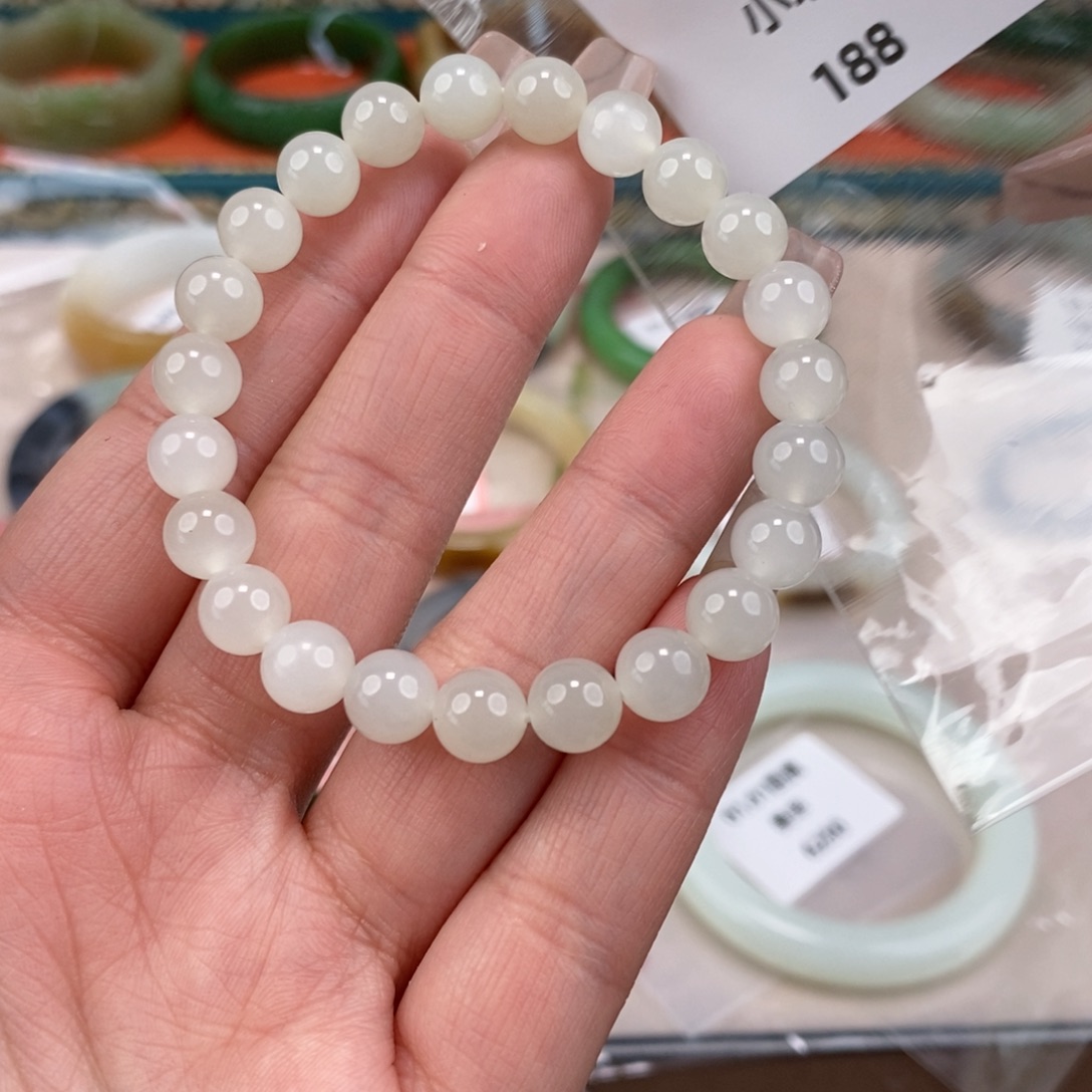 和田玉未镶嵌手镯8珠子回流