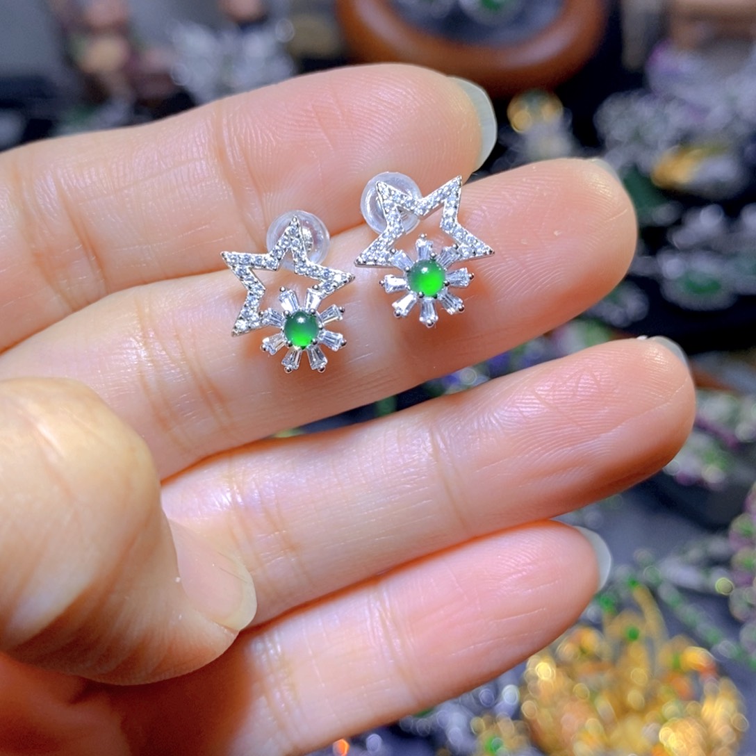 翡翠颈饰银S925镶嵌天然翡翠