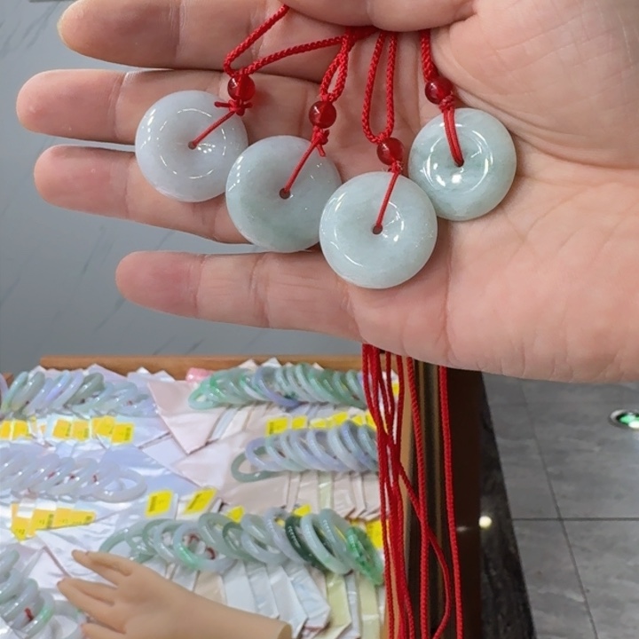 翡翠吊坠(不含链)未镶嵌纯天然缅甸翡翠A货多样性发一