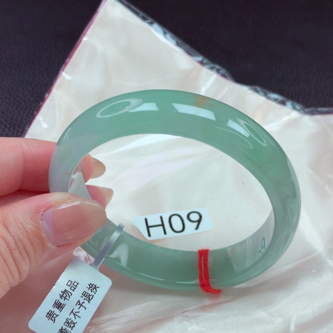 翡翠手镯未镶嵌手镯88