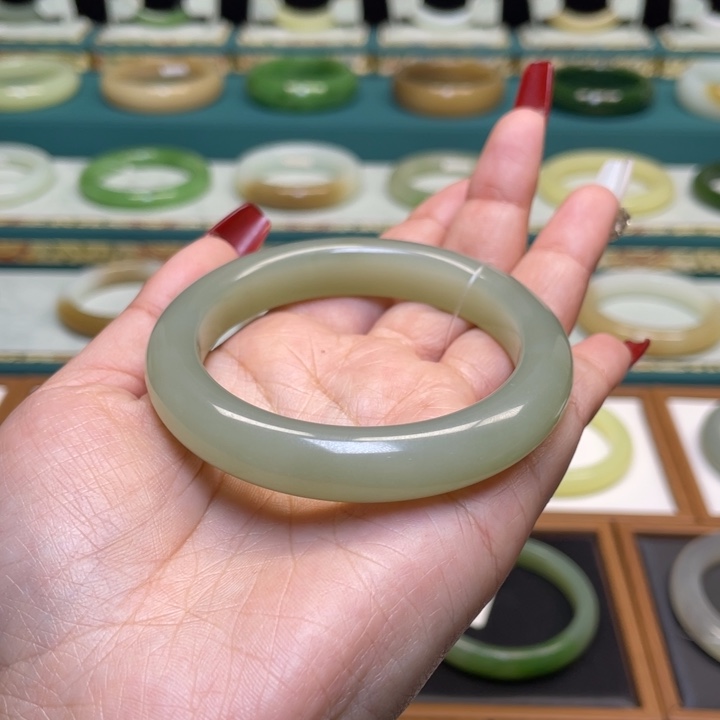 和田玉手镯未镶嵌54