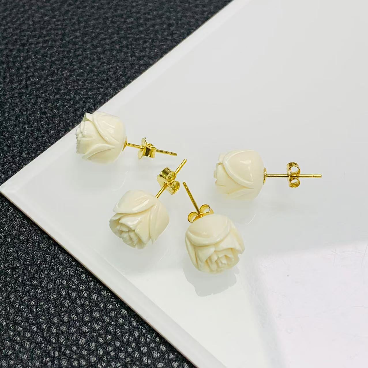 「戴琴珠宝」DQ283-10mm左右猛犸牙立体玫瑰花耳饰（多样性发其一）