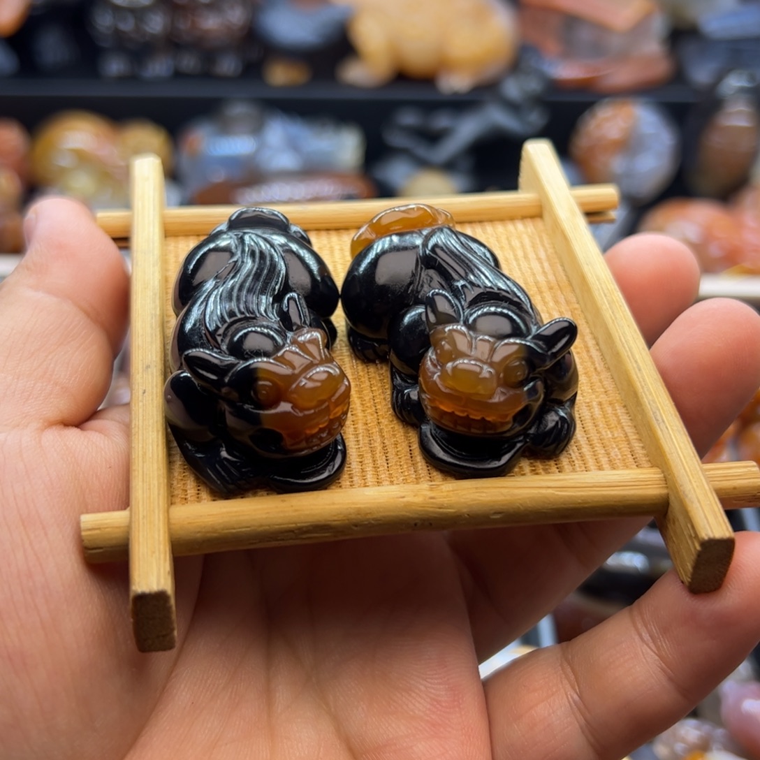 玛瑙/玉髓未镶嵌挂件摆件手玩件一对貔貅（俩个）