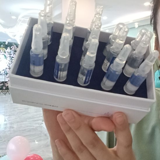 渲泌冻干补水精华液