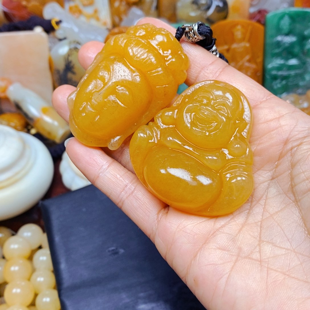 石英质玉（黄龙玉）颈饰未镶嵌