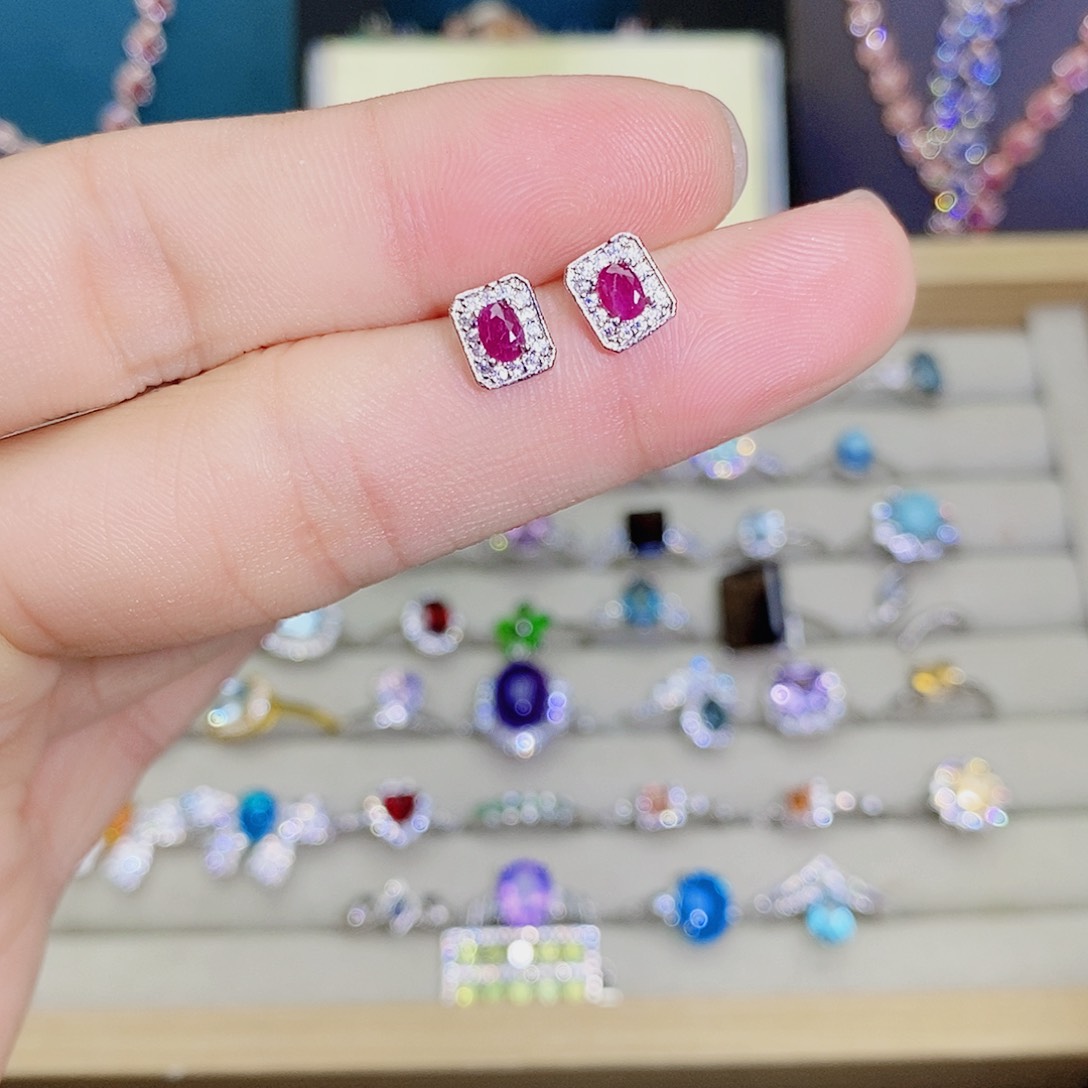 耳饰未镶嵌红宝石