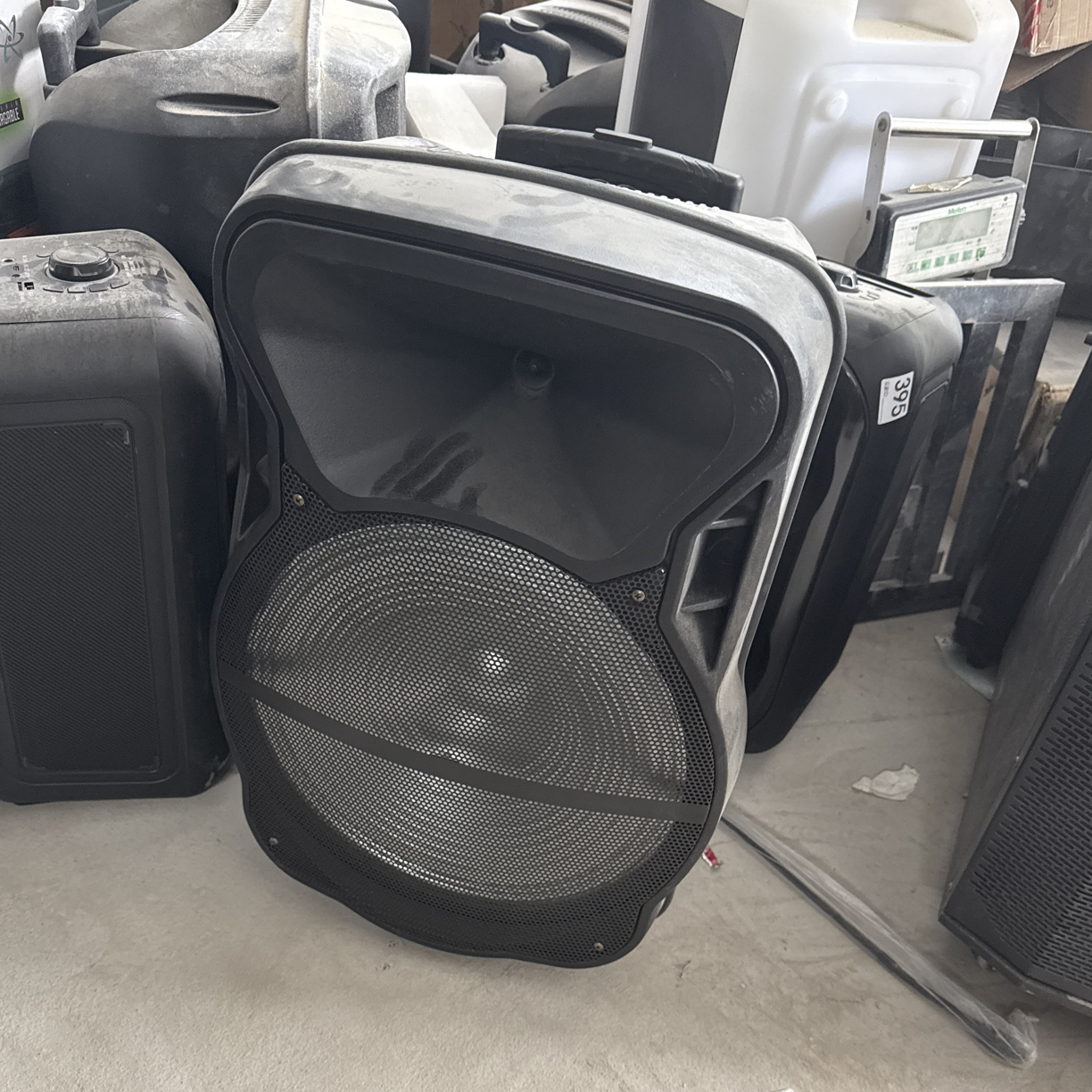 9新  15寸音响电池坏，不包邮，裸机没有任何配件