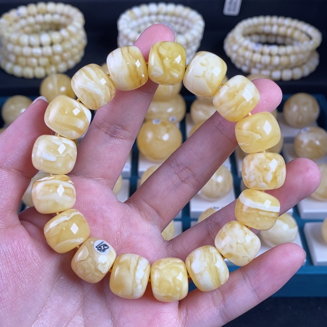 未镶嵌琥珀珠宝奇石