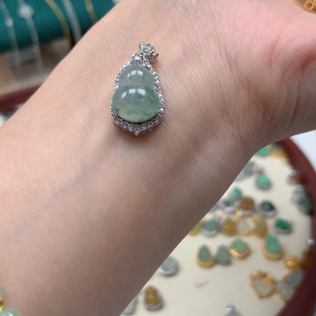 翡翠银S925镶嵌颈饰?***?葫芦