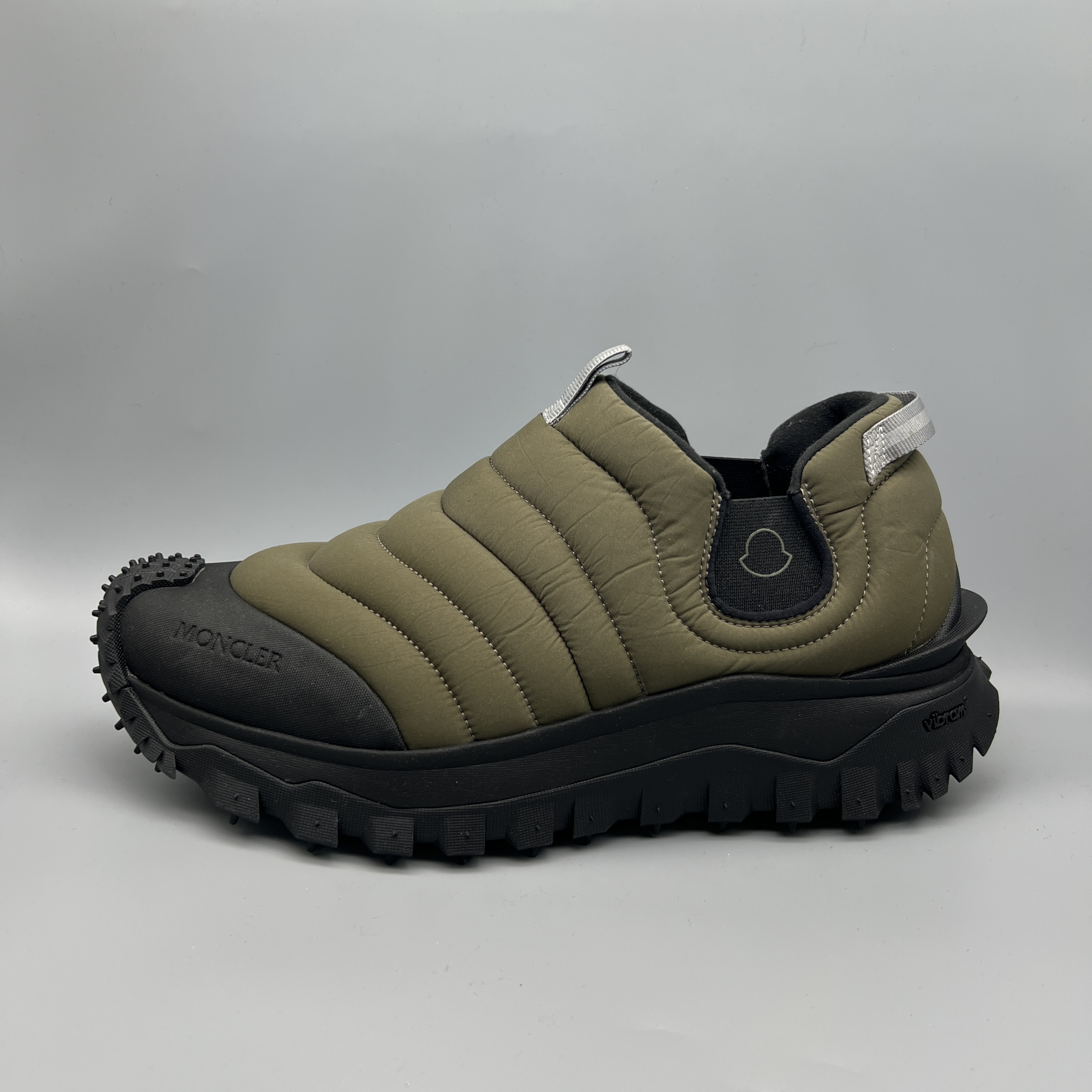 MONCLER/蒙口 mo094 军绿色面包鞋 时尚潮流