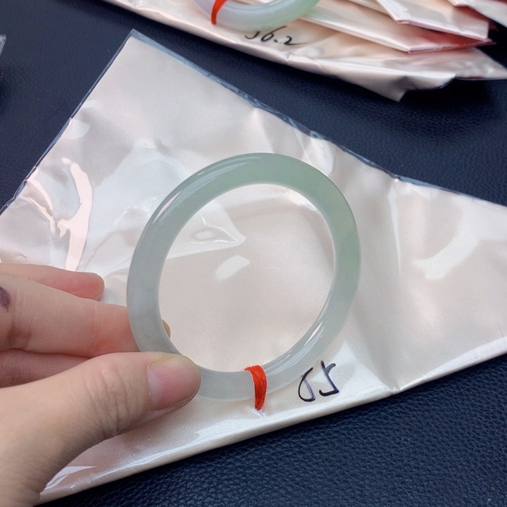 翡翠未镶嵌手镯翡翠手镯