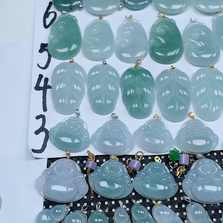 颈饰未镶嵌翡翠天然翡翠吊坠