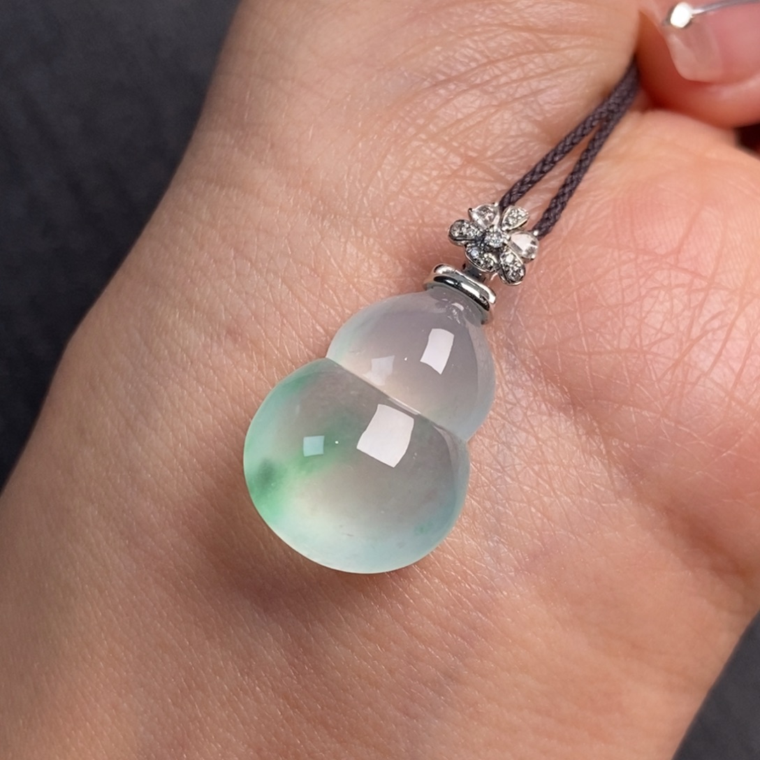 翡翠颈饰18K金镶嵌20.1-13.8-7.1