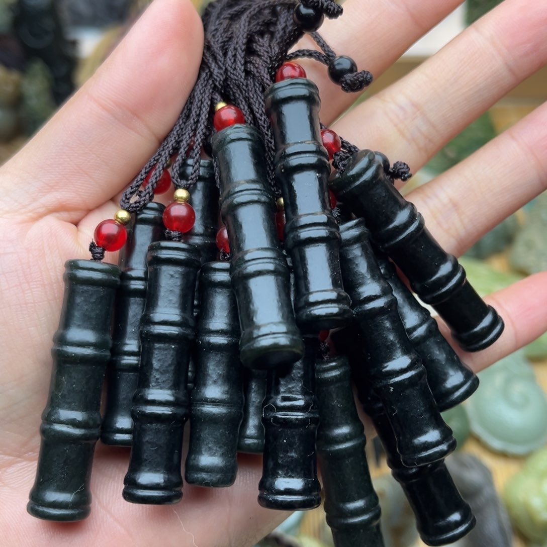 和田玉颈饰未镶嵌拍一发一