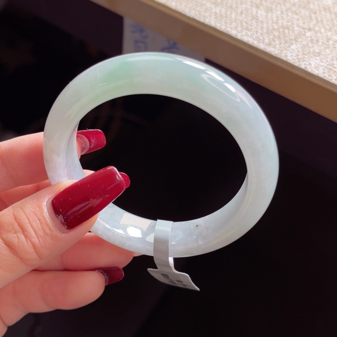 翡翠手镯未镶嵌手镯