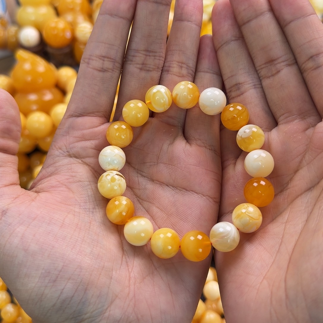 緈***笑琥珀未镶嵌珠宝奇石