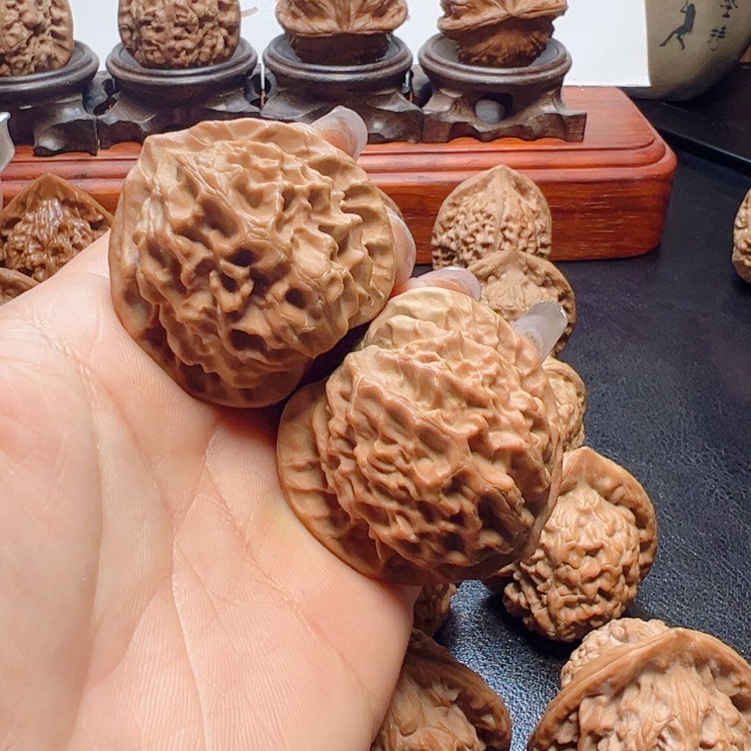 文玩核桃把件龙鳞王40