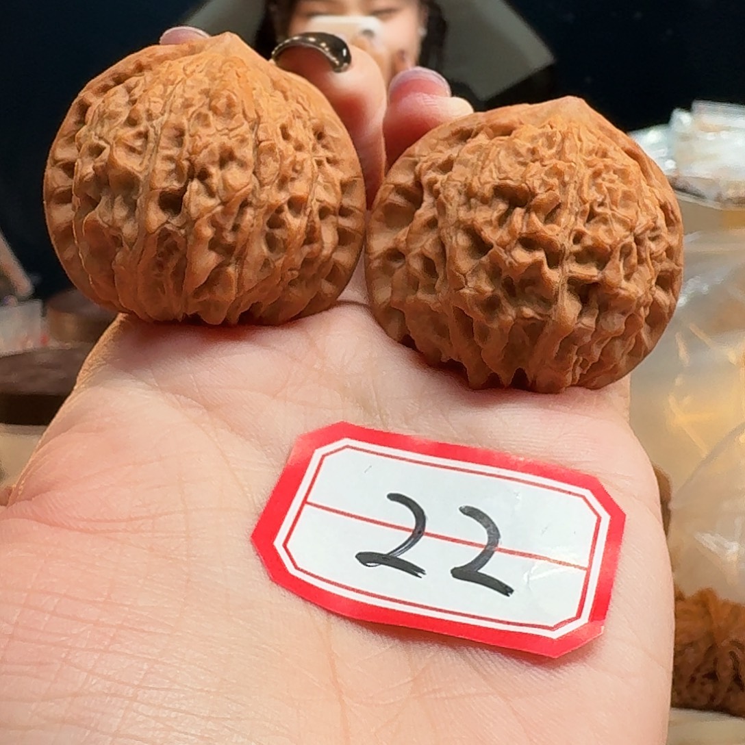 桃核吊坠胖金牛41尺