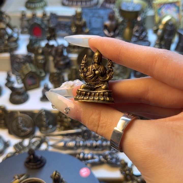 全***）泥塑闪价漏价一件