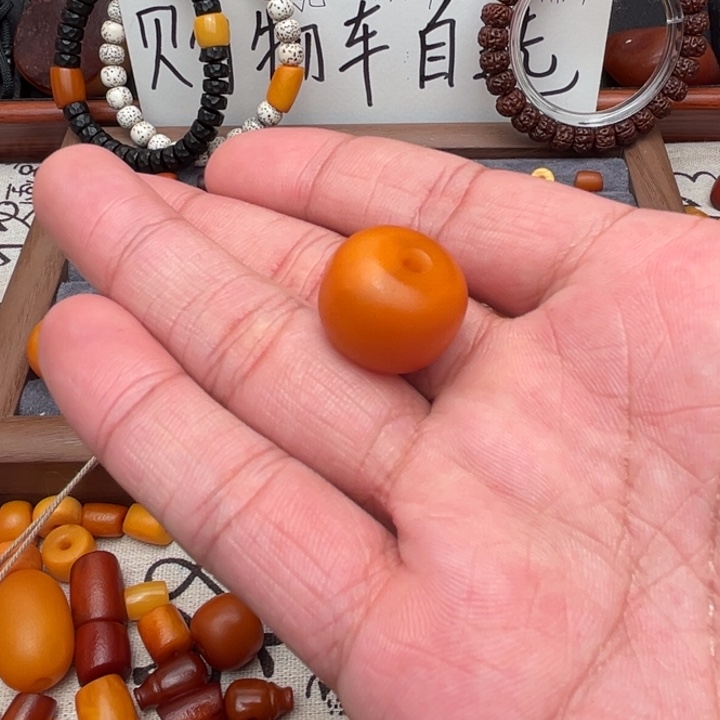 少***当琥珀未镶嵌裸石蜜蜡墩子