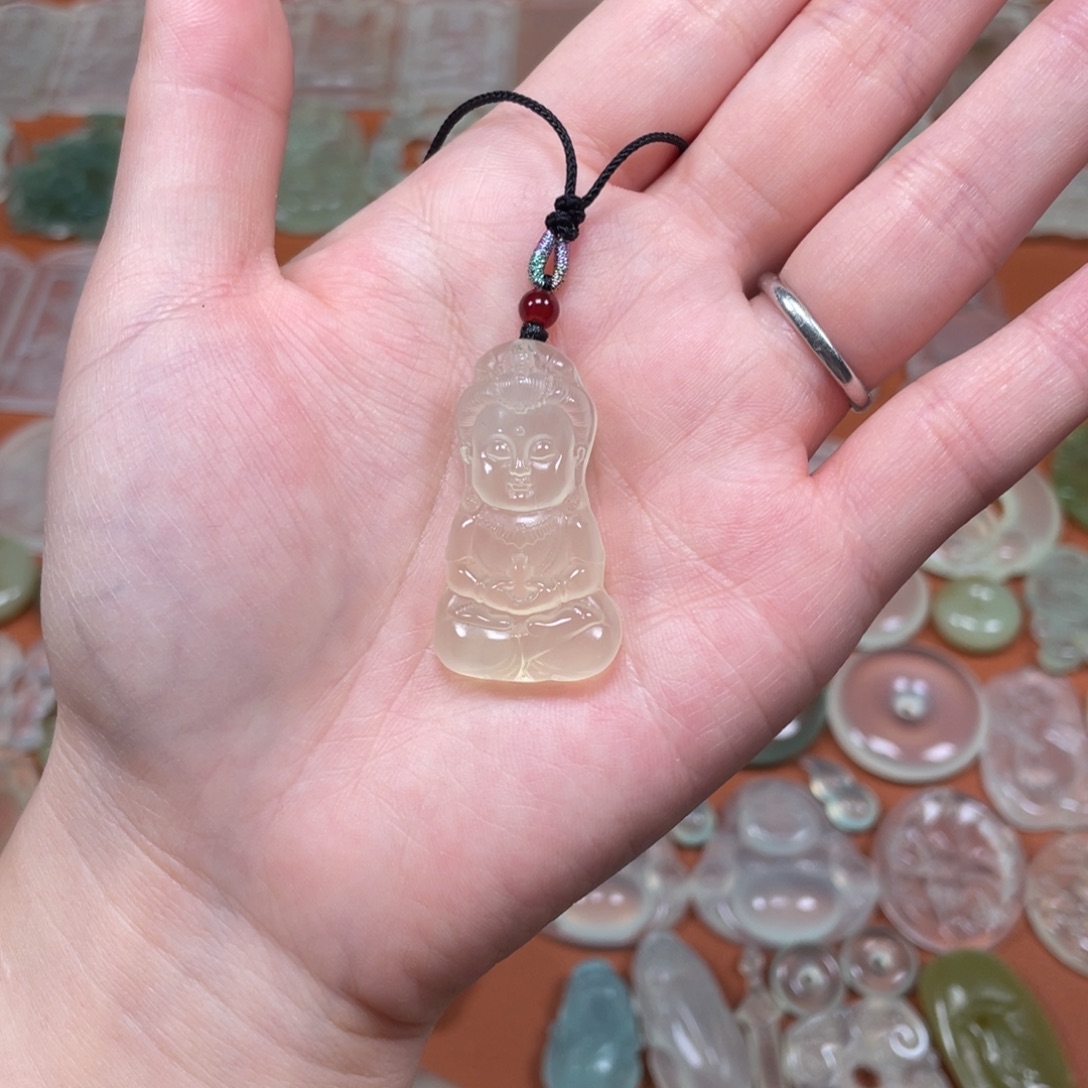 蛇纹石玉未镶嵌颈饰