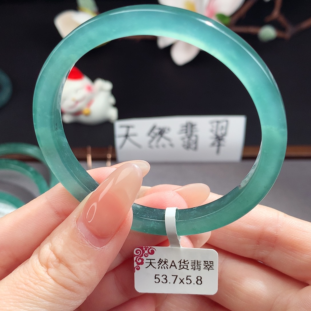 翡翠手镯（圆镯）未镶嵌