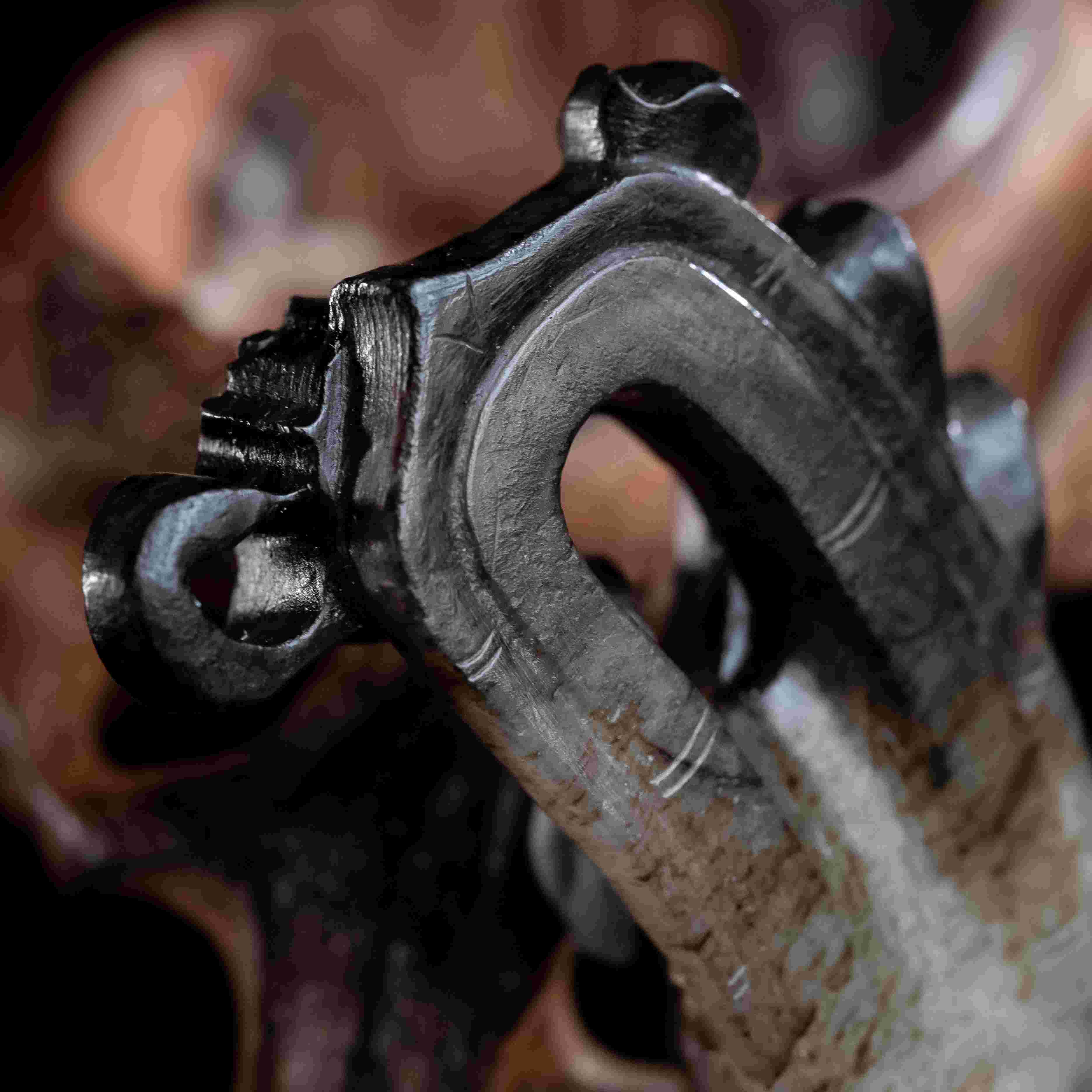 明代和田玉龙纹鸡心佩-LM