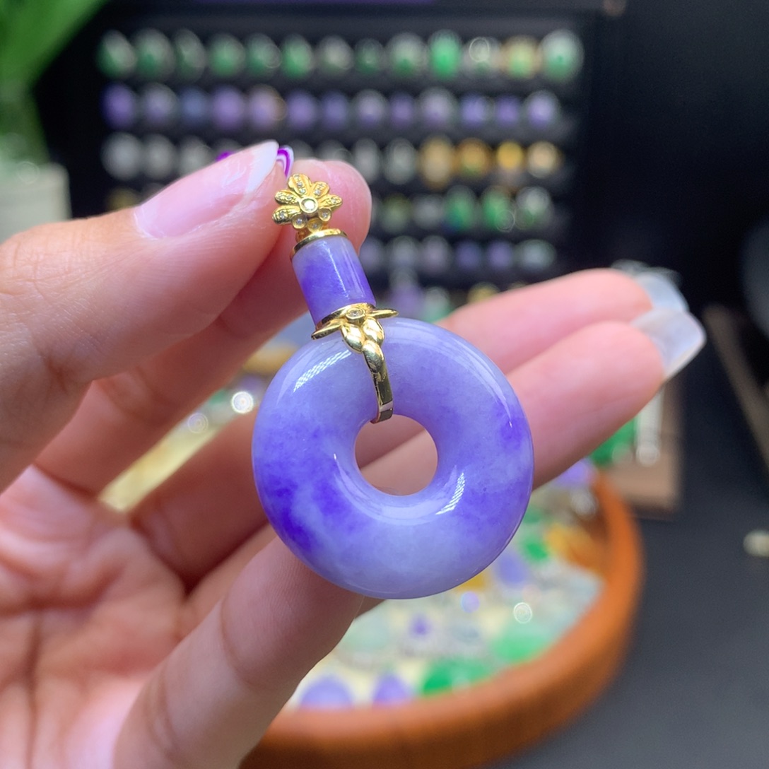 翡翠18K金镶嵌颈饰