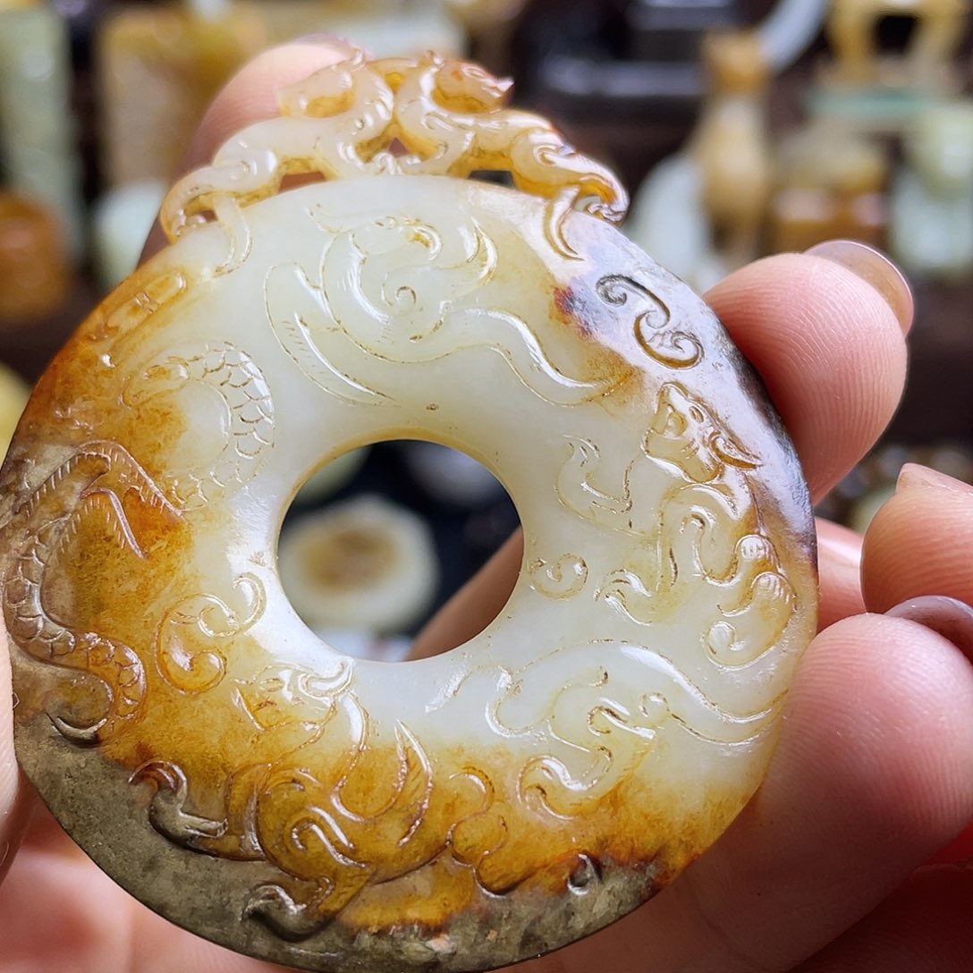 清***然和田玉未镶嵌颈饰