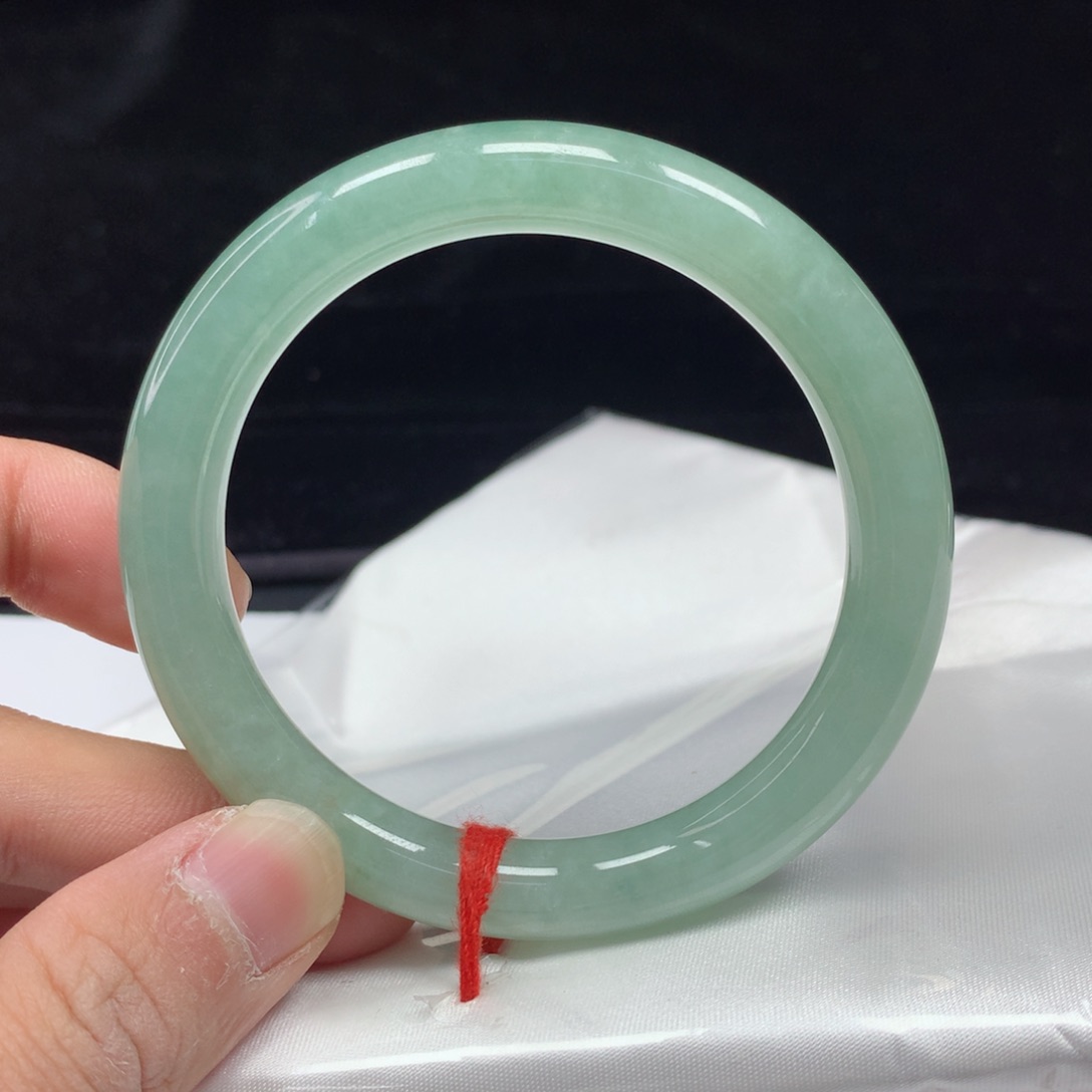 翡翠手镯（圆镯）未镶嵌55.7