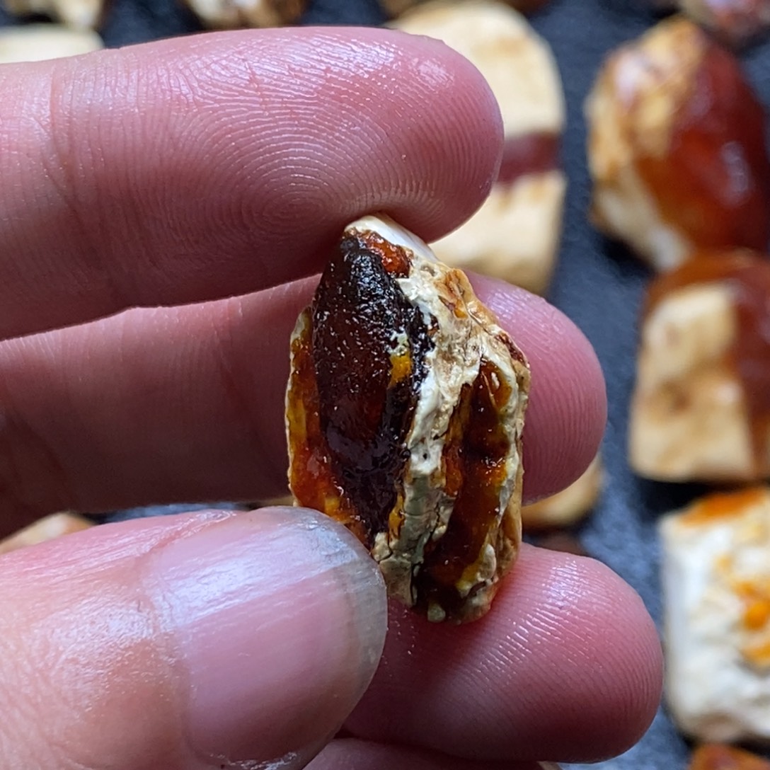 缪***e定制琥珀未镶嵌琥珀蜜蜡原石定制