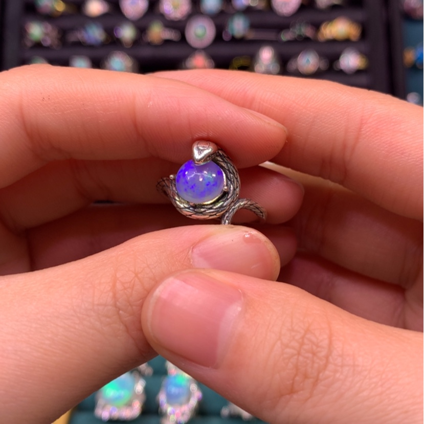 【闪购商品】欧泊戒指款式银S925镶嵌馬**?