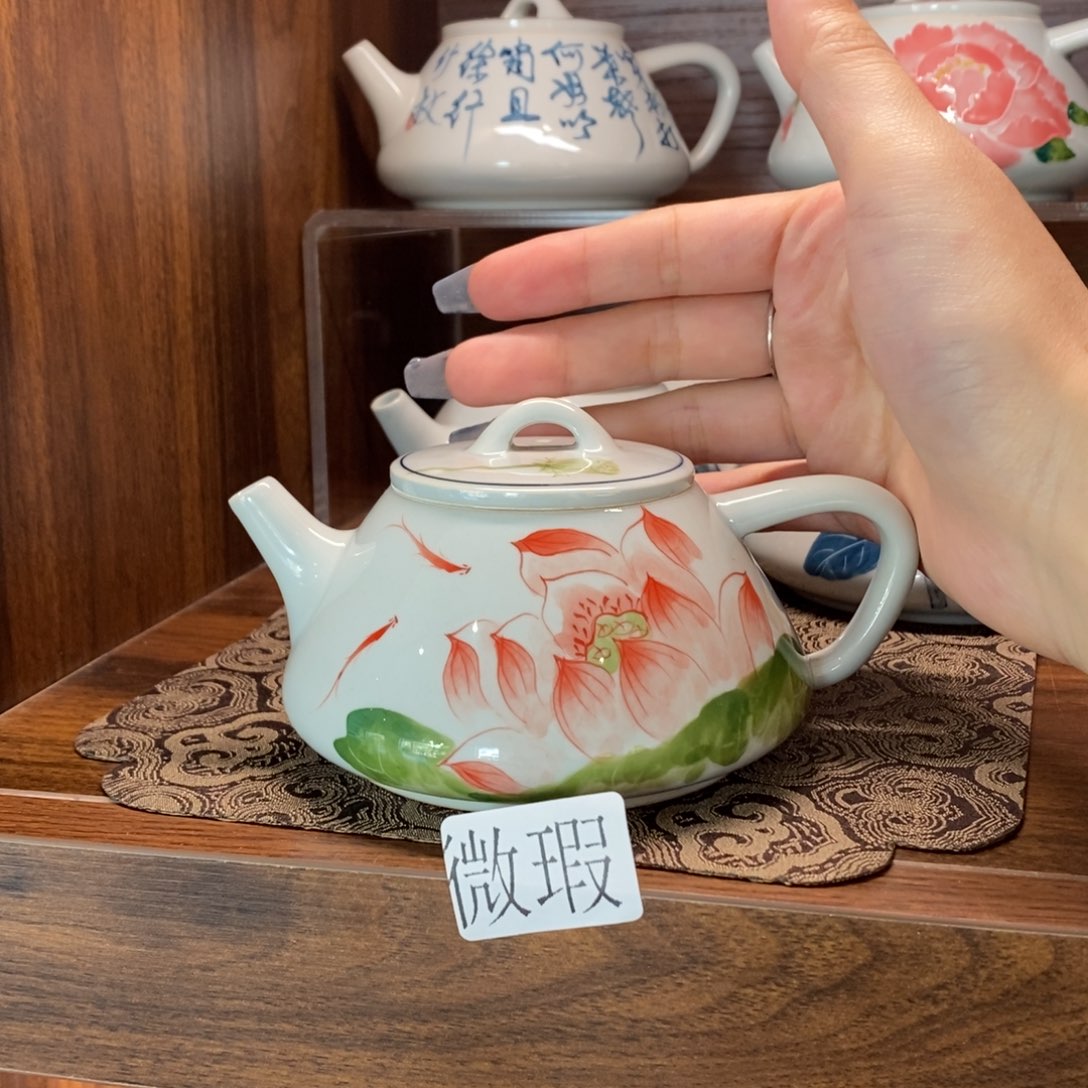 釉下手绘茶具微瑕手工绘制