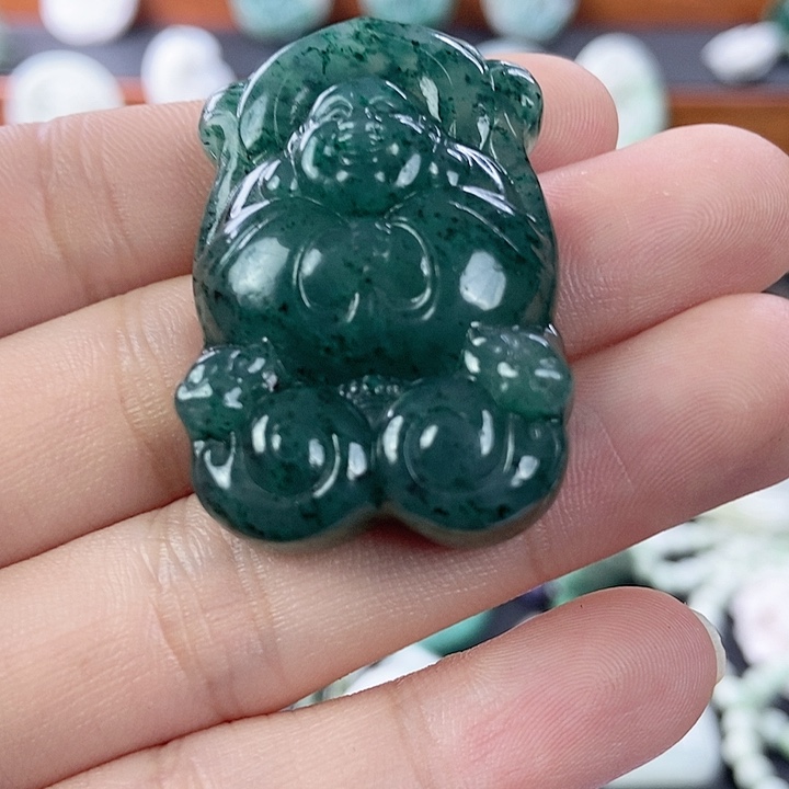 独山玉颈饰未镶嵌