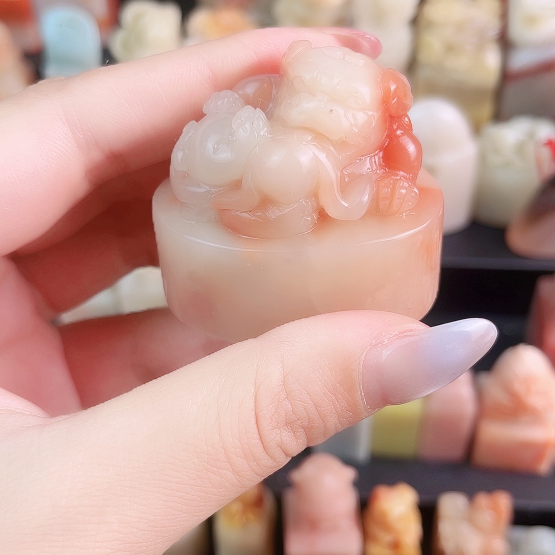 昌化石印石织****?狮子的