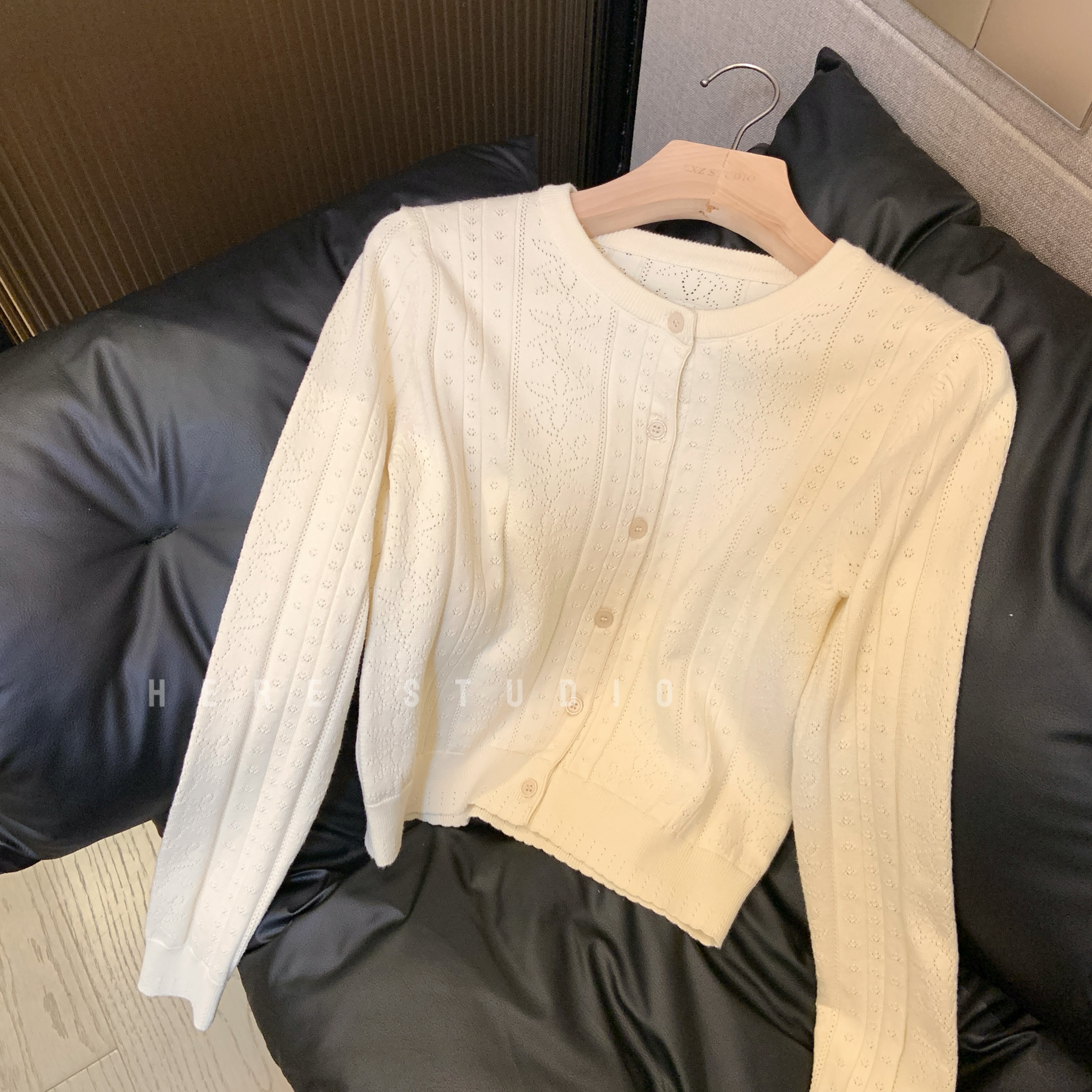 Here【云上香草】重工复古提花镂空针织衫女