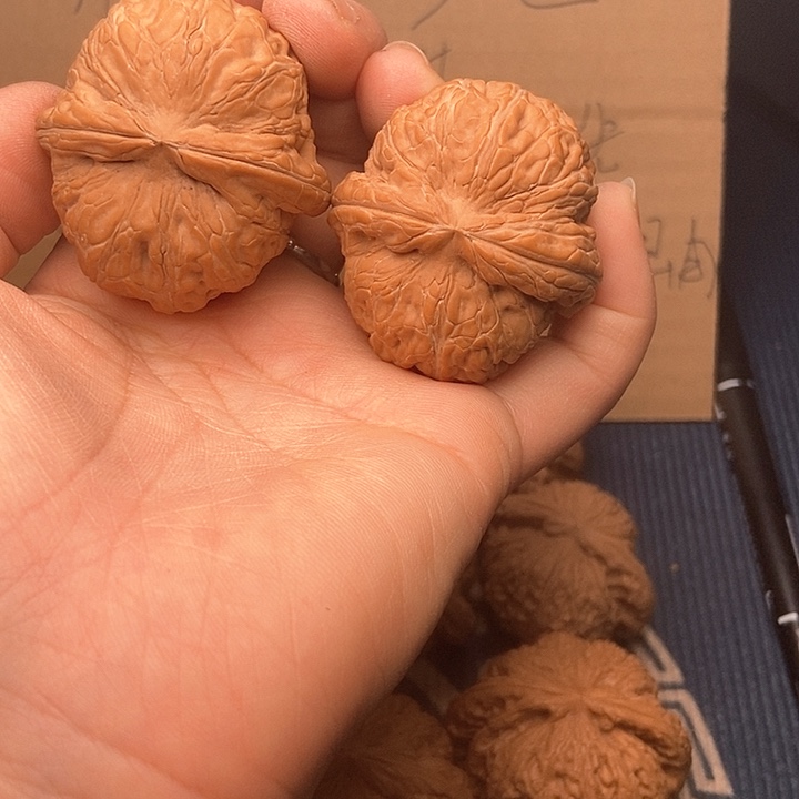 文玩核桃吊坠43元宝