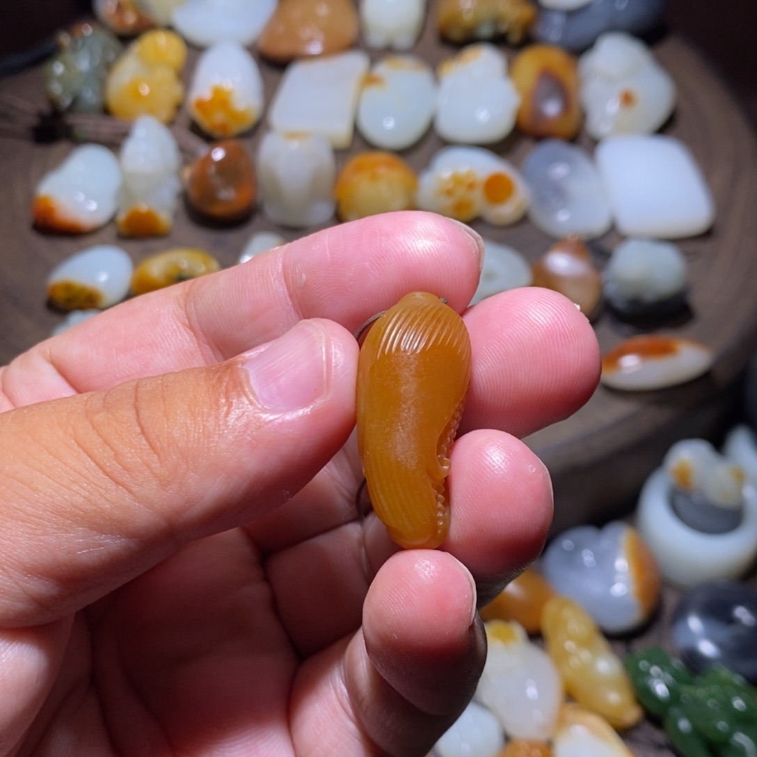 @***好颈饰未镶嵌和田玉