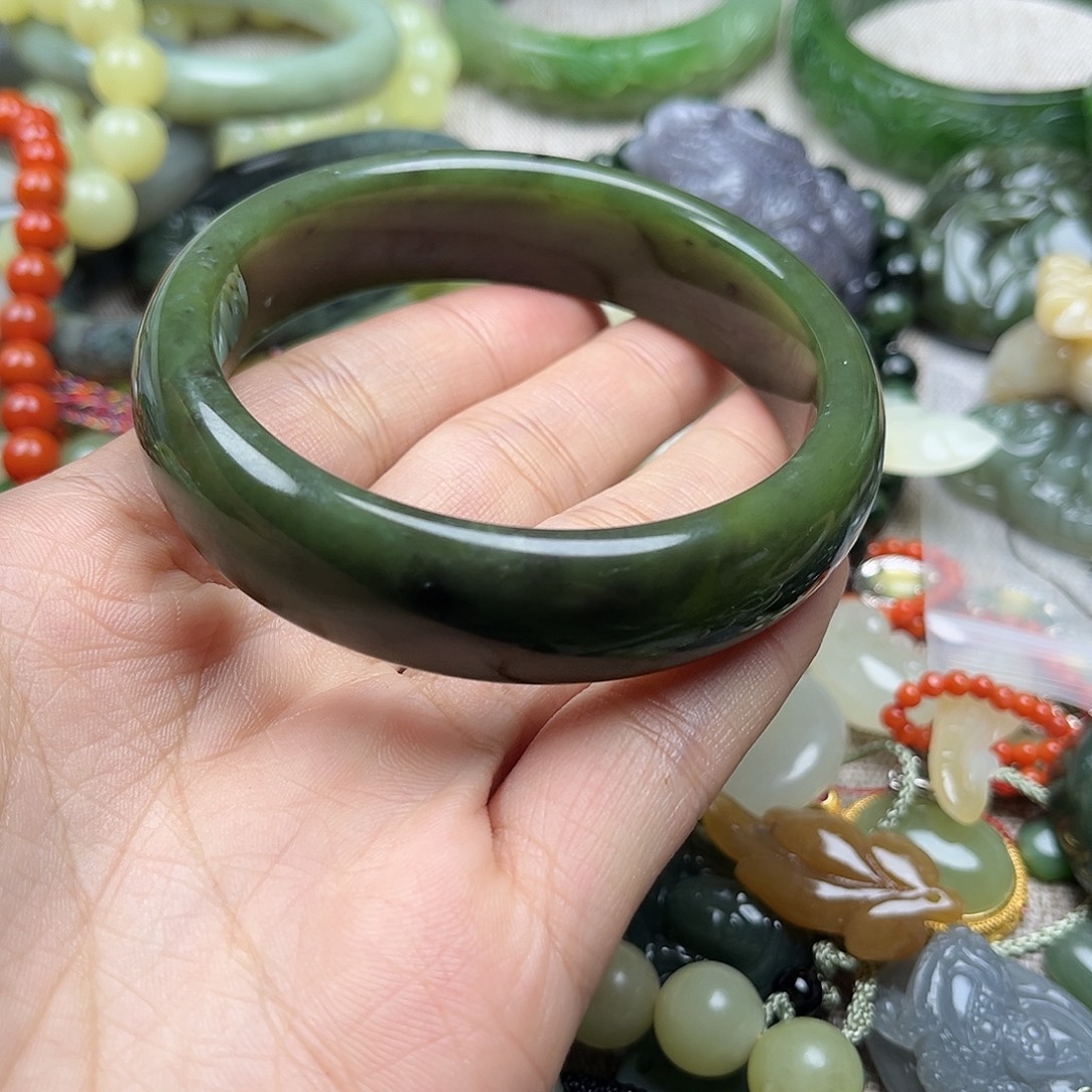 和田玉（碧玉）未镶嵌手镯58➕