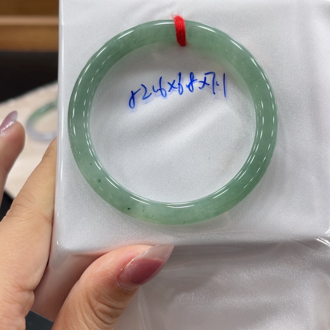 未镶嵌手镯翡翠翡翠