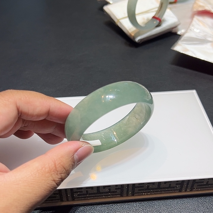 翡翠未镶嵌手镯圈口55/56