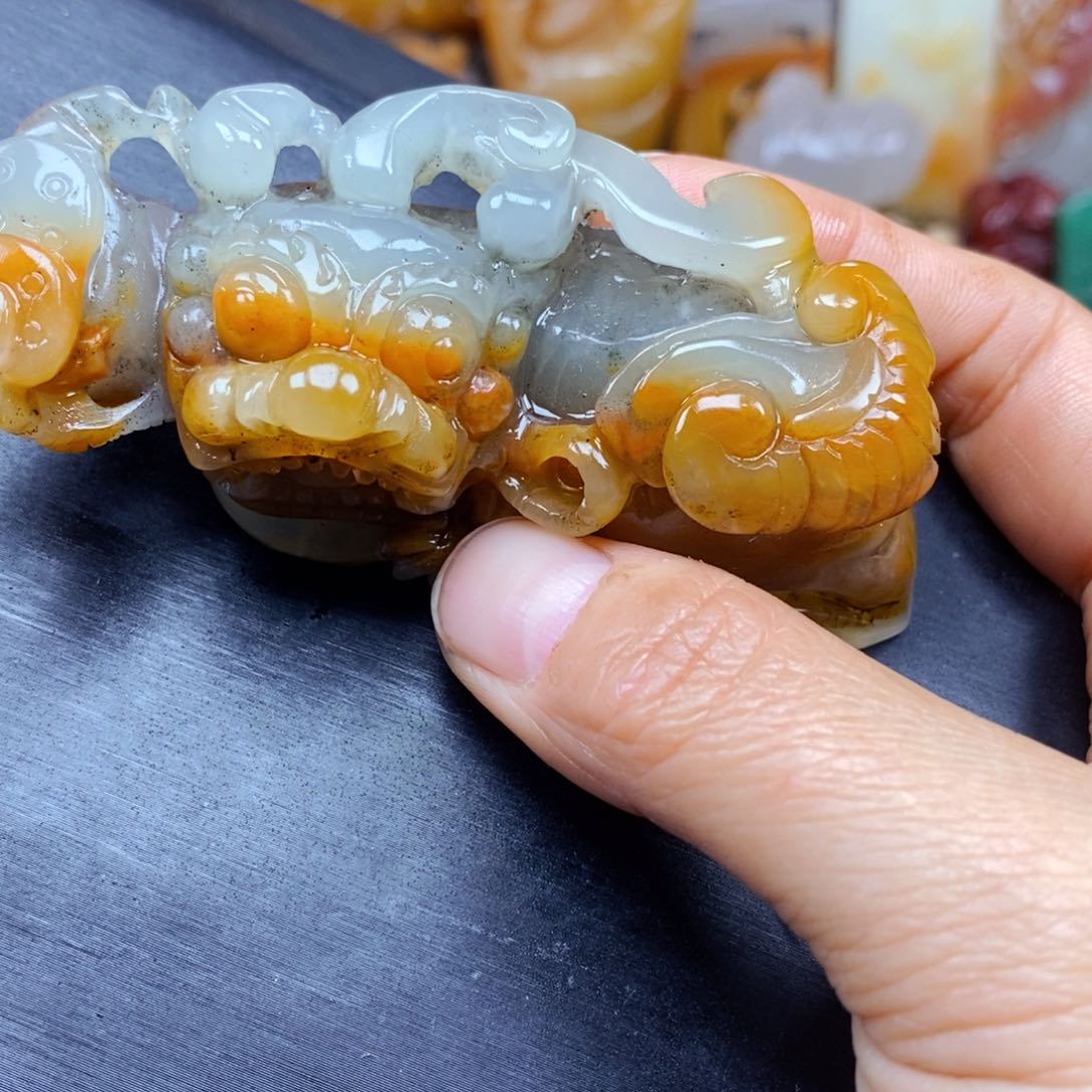 石英质玉颈饰未镶嵌