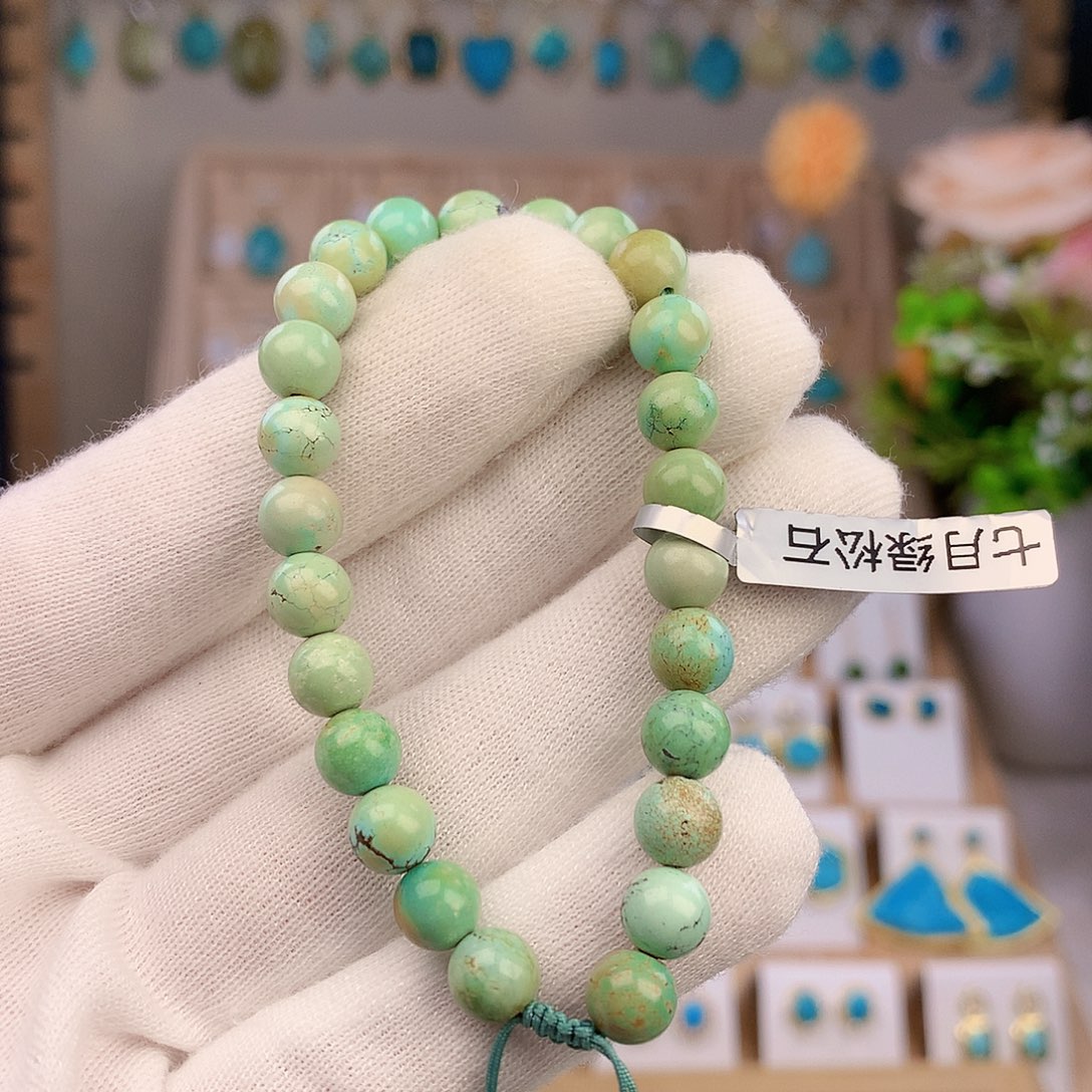 未镶嵌绿松石颈饰