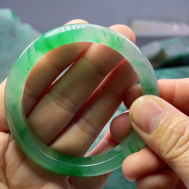 石英质玉手镯未镶嵌58有裂纹