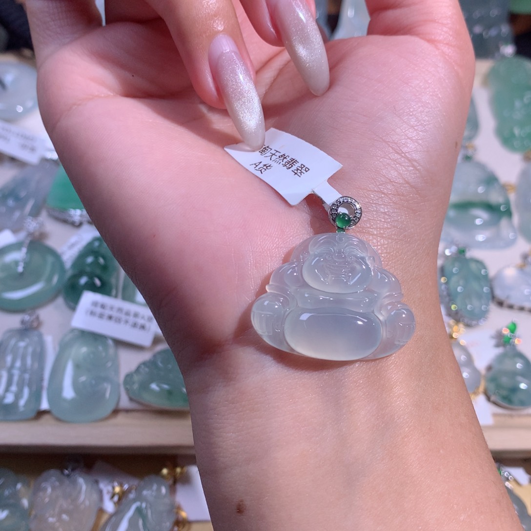 翡翠吊坠(不含链)18K金镶嵌