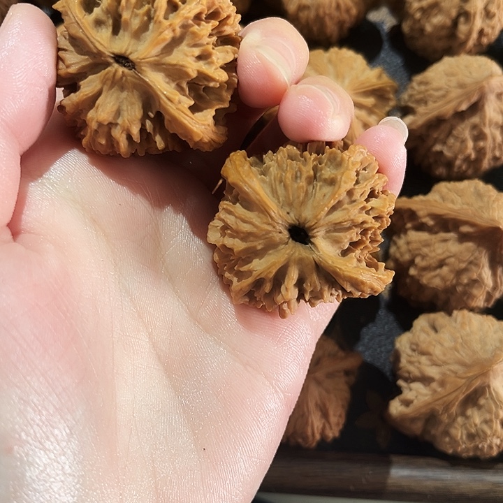 圆***吊坠文玩核桃皇冠