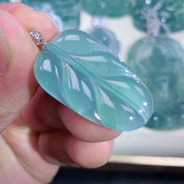 【闪购商品】翡翠颈饰18K金镶嵌天然翡翠