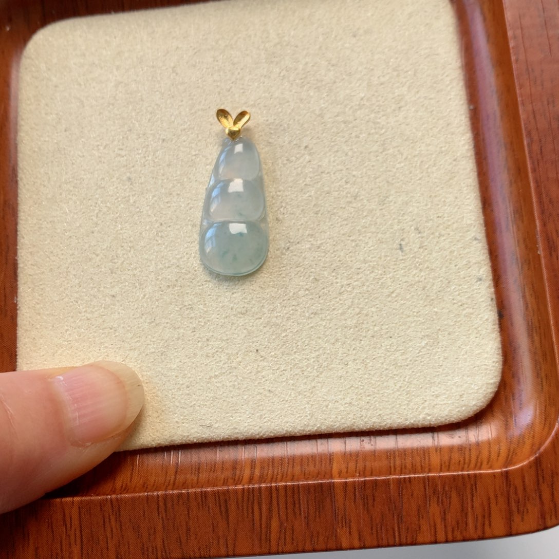 翡翠颈饰18K金镶嵌豆